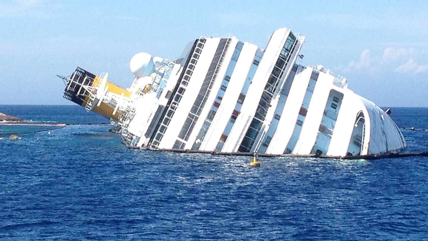 Cover articolo 13 gennaio 2012:<br>Il naufragio della Costa Concordia